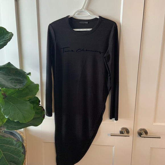 Zara Tops - Long sleeve asymmetrical sheet top